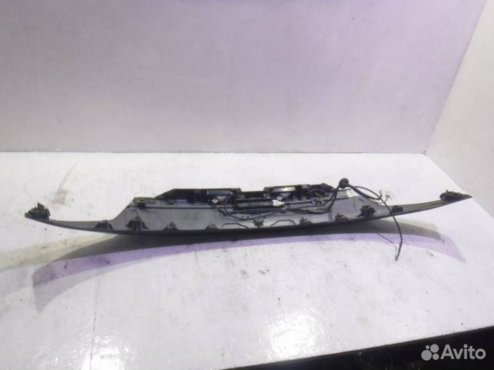 Накладка крышки багажника