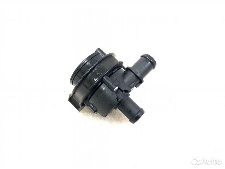 Насос водяной (помпа) Volkswagen Passat B8 czda