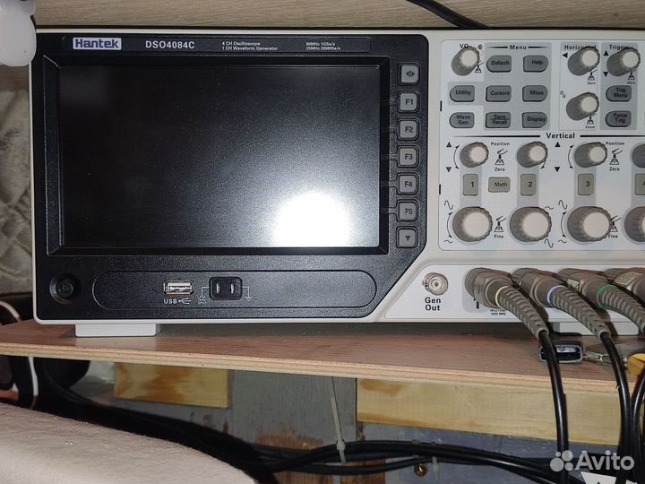 Цифровой осциллограф четырёх канальный