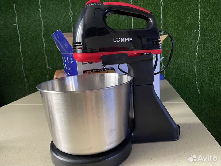 Миксер кухонный с чашей