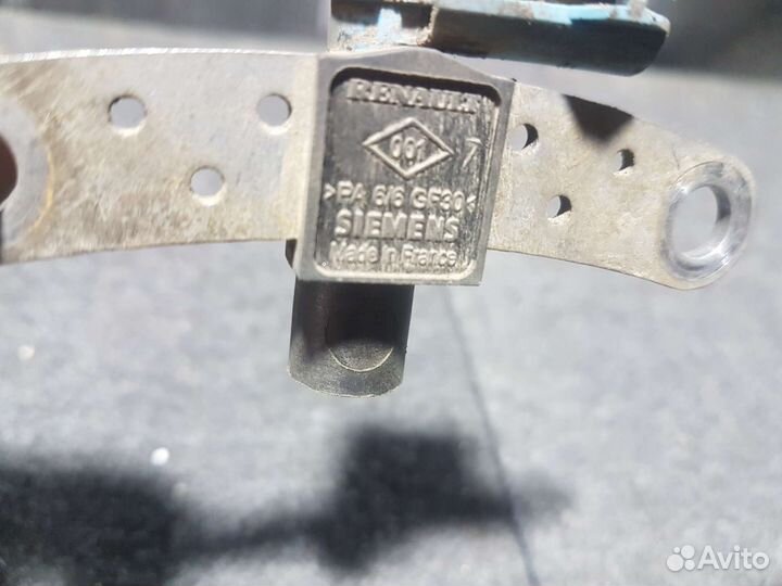 Датчик коленвала Renault megan 2 1.6