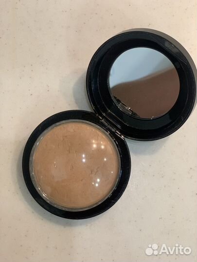 Пудра MAC mineralize medium golden