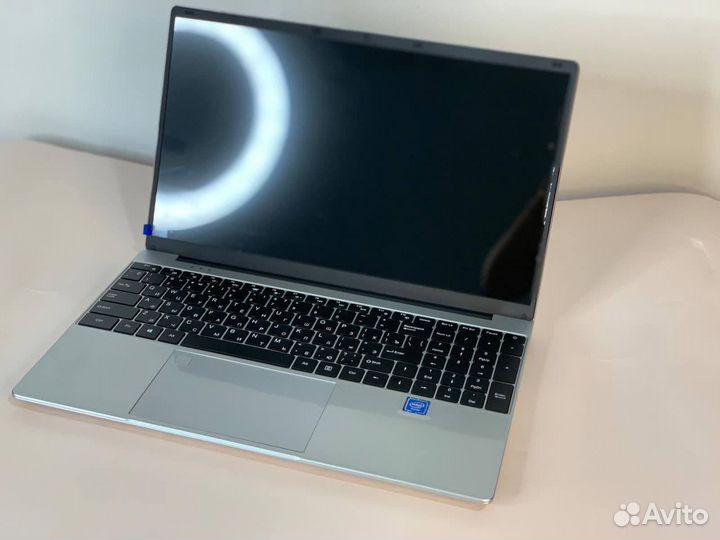 Ноутбук новый