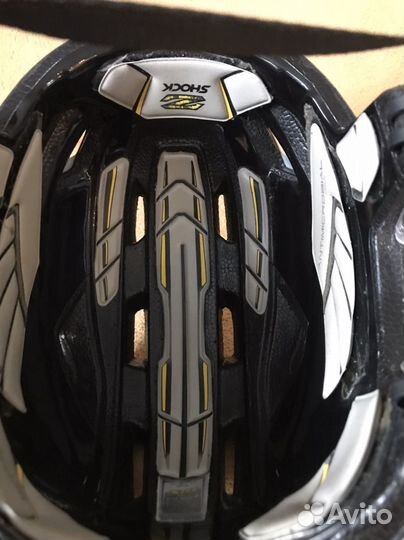 Хоккейный шлем