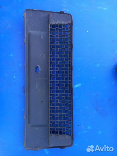 Решетка переднего бампера центральная Ford Fusuion