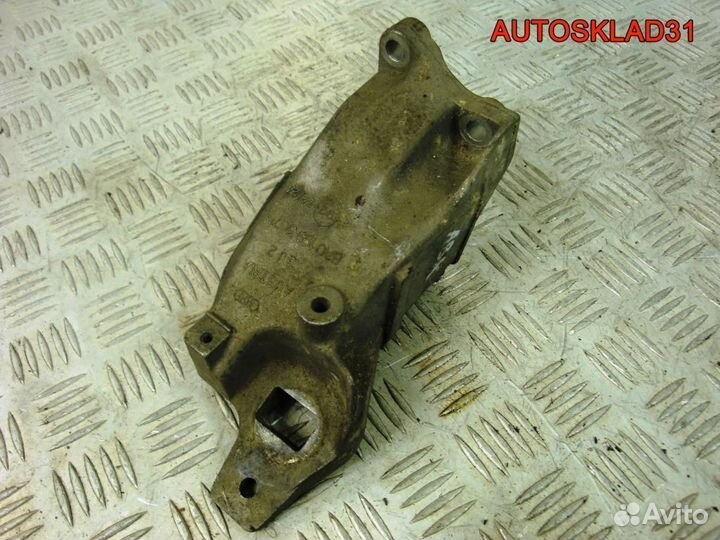 Кронштейн двигателя левый Audi 80 B4 8а0199307с