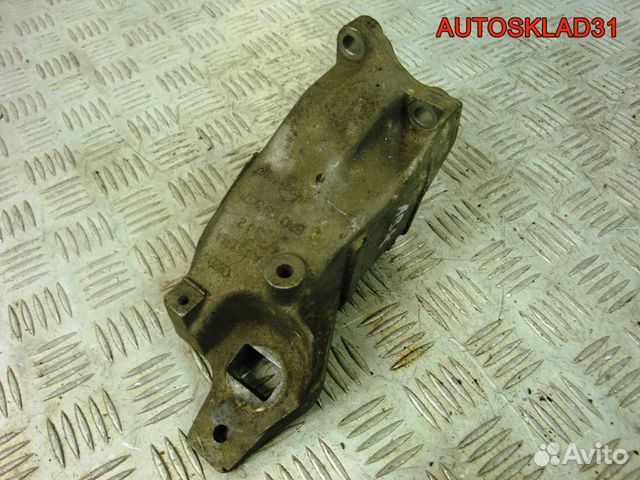 Кронштейн двигателя левый Audi 80 B4 8а0199307с