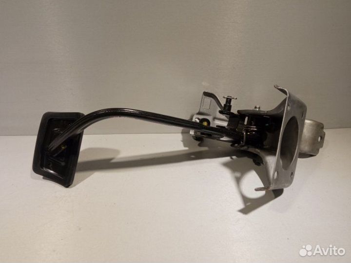 Педаль тормоза Hyundai Solaris седан G4FC 2011