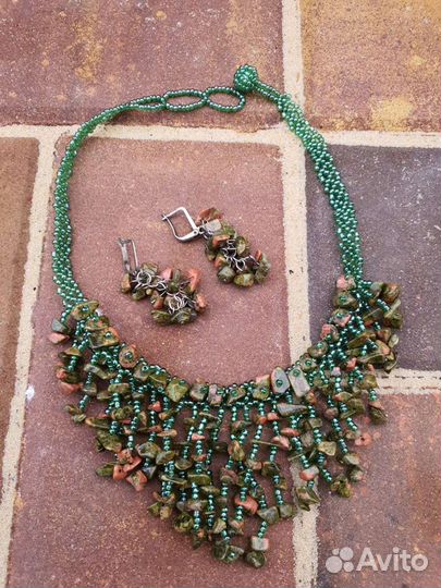 Колье с натуральным камнем