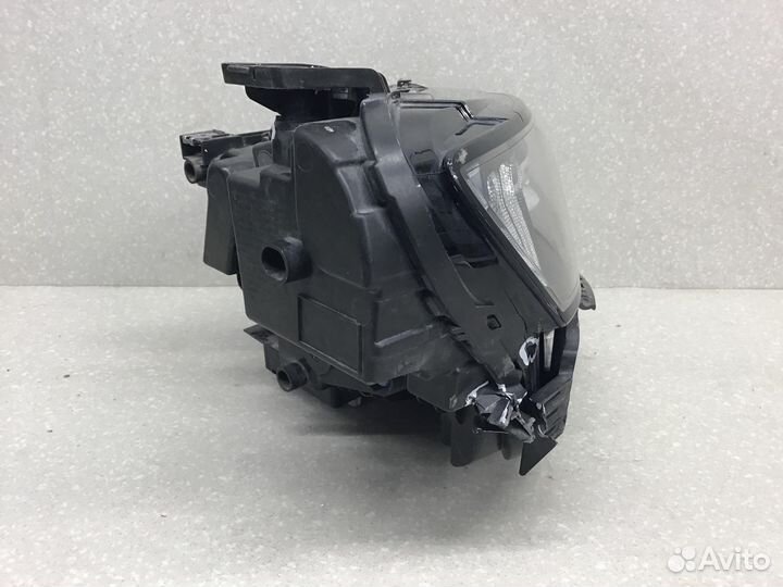Фара правая Geely Atlas 2017