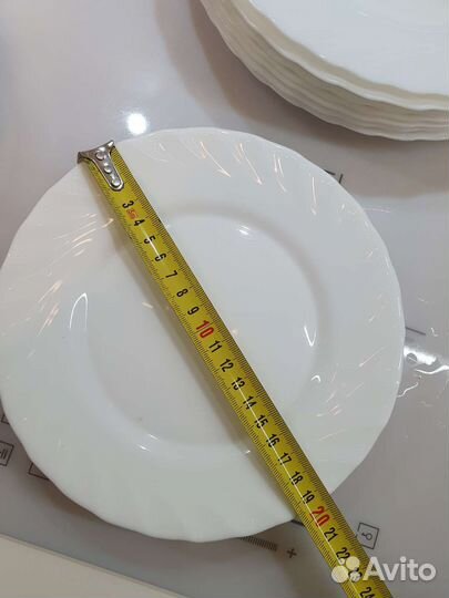 Набор столовой посуды белого цвета