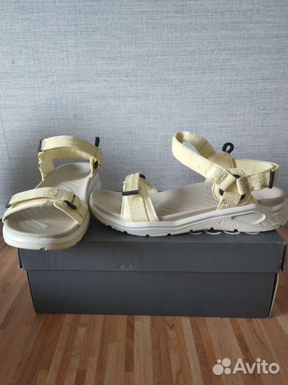 Сандалии ecco 38 новые