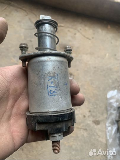 Втягивающее реле стартера ваз