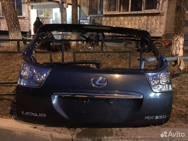 Дверь багажника