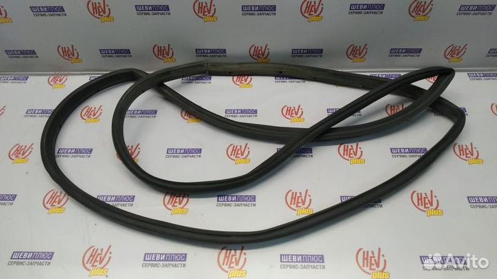 Уплотнитель двери задней правой задней, Hummer H3