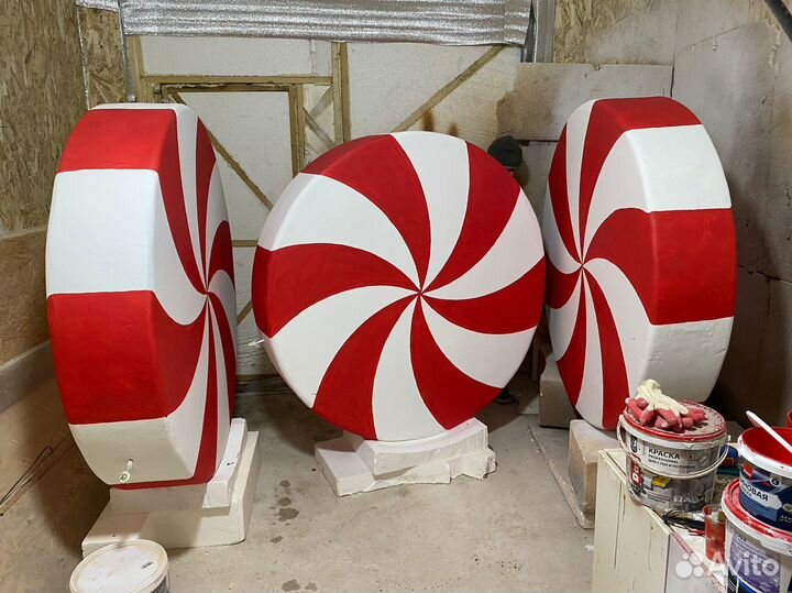 Декорации из пенопласта / оформление витрин