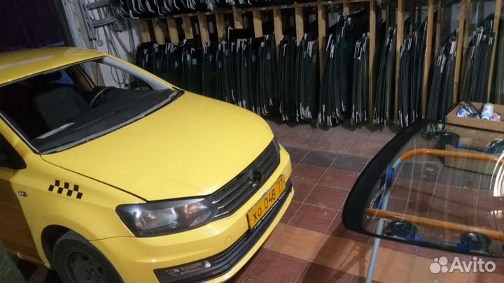 Лобовое стекло Фольксваген Поло