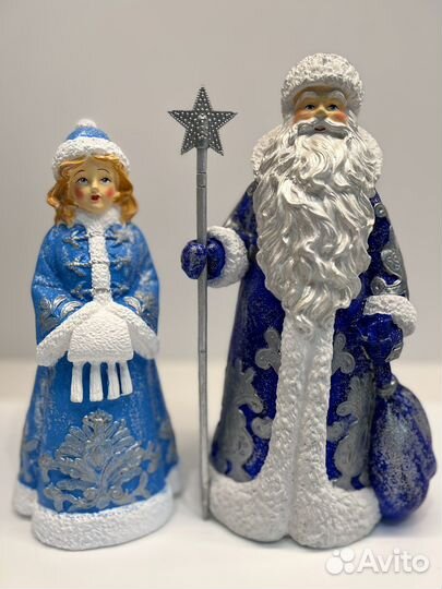 Дед мороз и снегурочка под елку