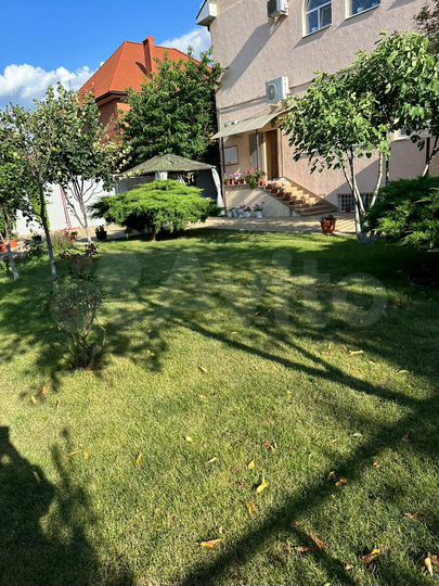 Дом 450 м² на участке 8,5 сот.