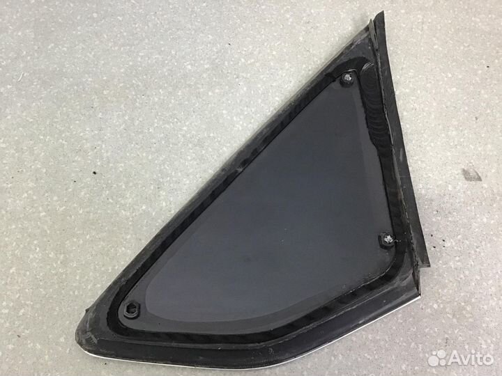 Стекло кузовное глухое левое Ford Focus III 2011