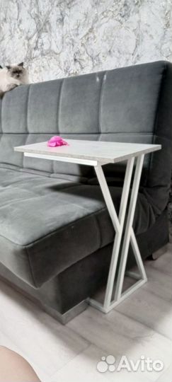 Полка и столик