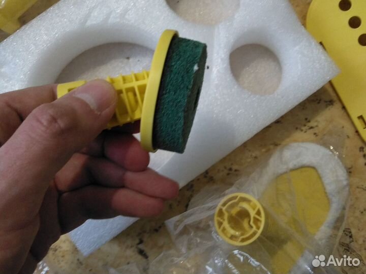 Компактный пароочиститель Polaris PSC 1712C