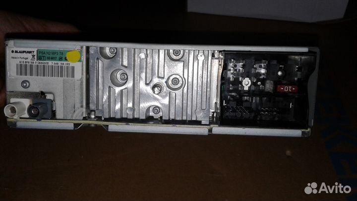 Продам автомагнитолу оригинал пежо,ситроен.Торг