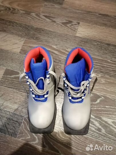 Лыжные ботинки