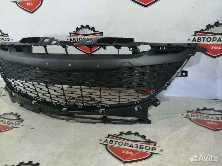Решетка бампера Mazda 3 BL