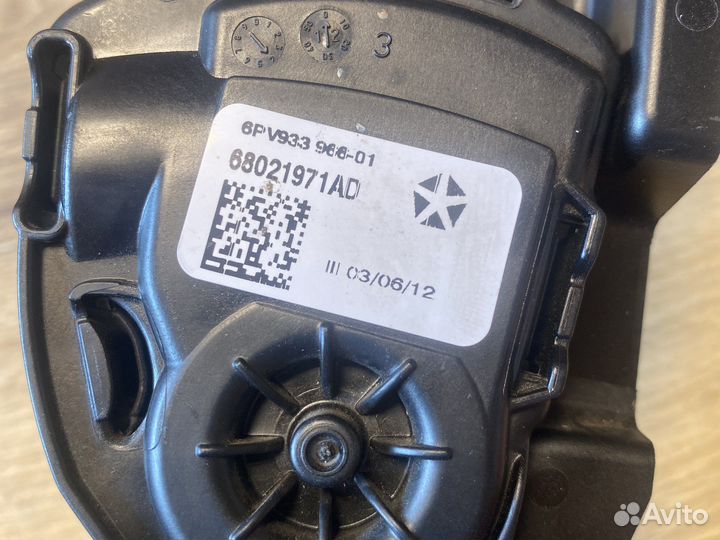 Jeep grand cherokee wk2 педаль газа