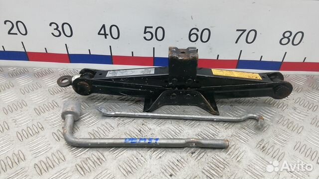 Домкрат на Mitsubishi Outlander 2