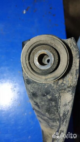 Рычаг подвески правый Ларгус