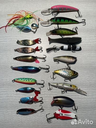 Набор блесен и воблеров