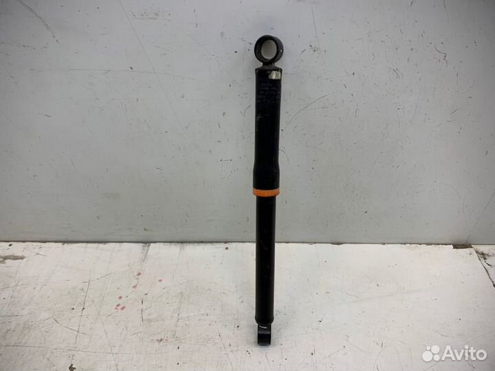 Амортизатор задний левый Toyota Hilux 7 2008-2015