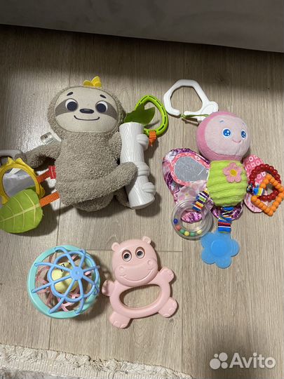 Игрушки развивающие для малышей