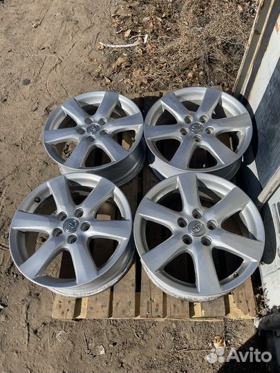 Литые диски R17 5/114,3 Toyota оригинал