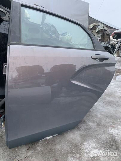 LADA vesta задняя левая дверь