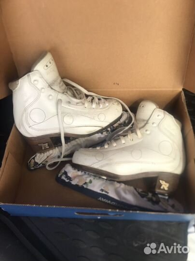 Профессиональные Фигурные коньки risport 235