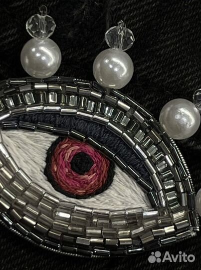 Брошка глаз