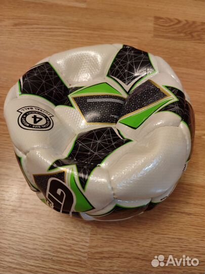 Футбольный мяч размер 4