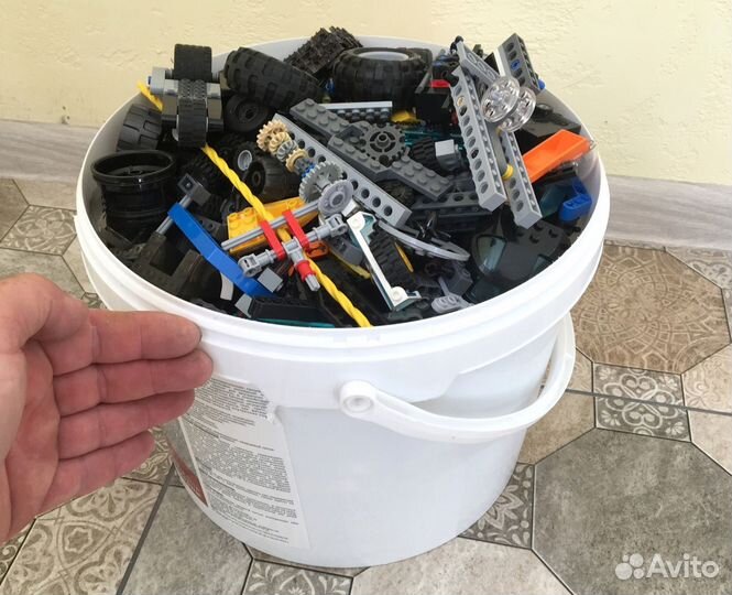 Lego Техник. Очень много деталей россыпью