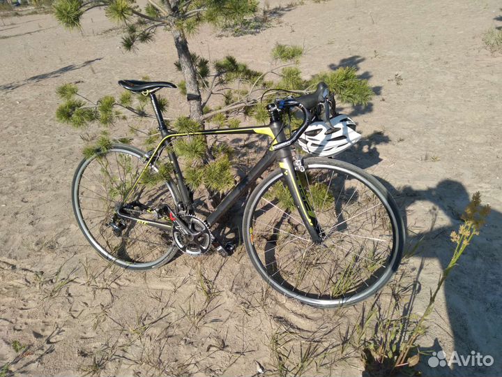 Шоссейник Cube карбон