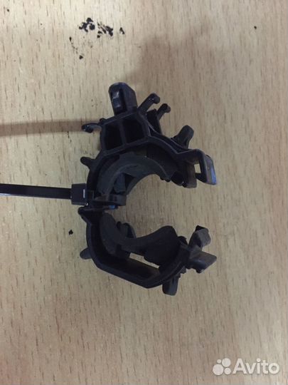 Кронштейн Toyota Camry 50