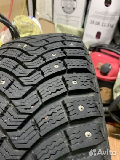 Michelin X-Ice North 215/65 R16