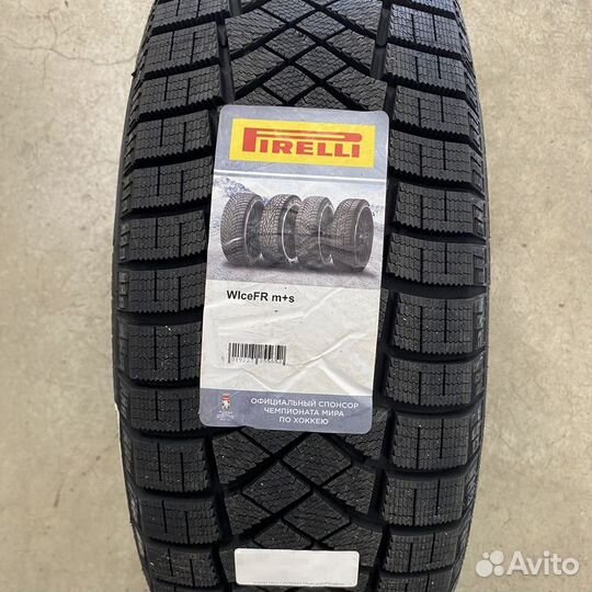 Pirelli Ice Zero FR 245/40 R18