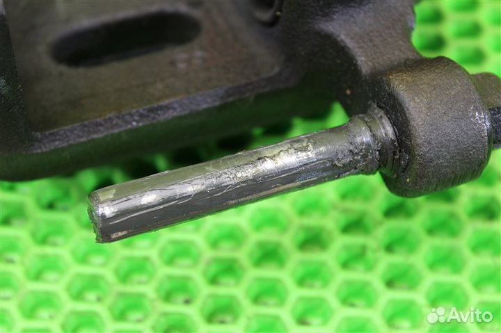 Суппорт передний левый Mitsubishi Outlander CW5W