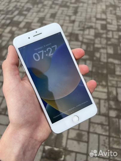 iPhone 8 Plus, 64 ГБ