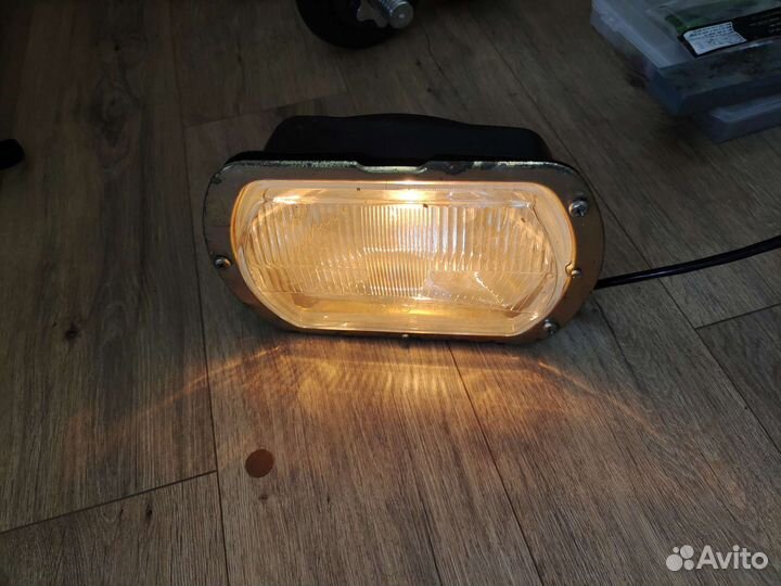 Фара Москвич (Германия)