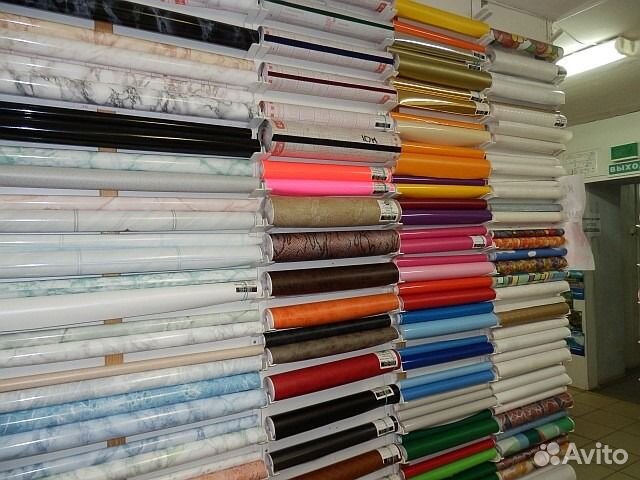 Пленка самоклеющаяся. Самоклеющиеся пленки для стен. Виниловая пленка для мебели. Клейкая бумага для мебели. Пленка самоклеющаяся.