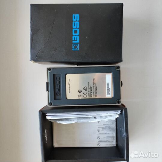 Гитарная педаль эффектов Boss DS-1